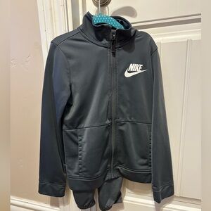 Nike Sportswear Big Kids Tracksuit. Dark gray.